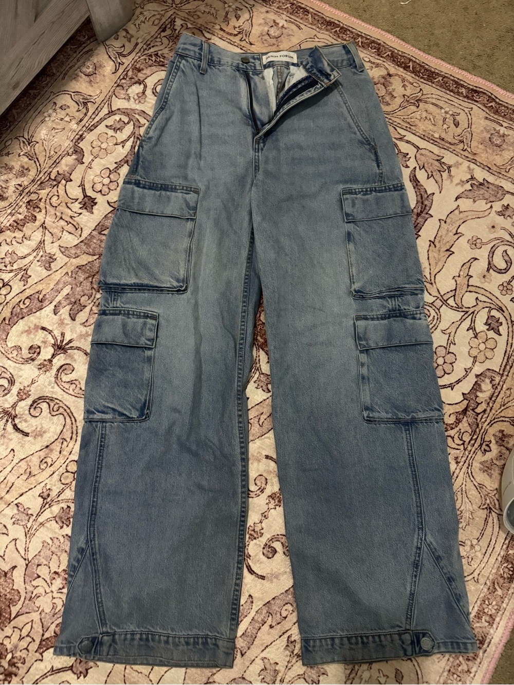 Aritzia Denim Forum Cargo Jeans – XS